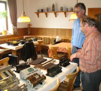  Ausstellungstische
